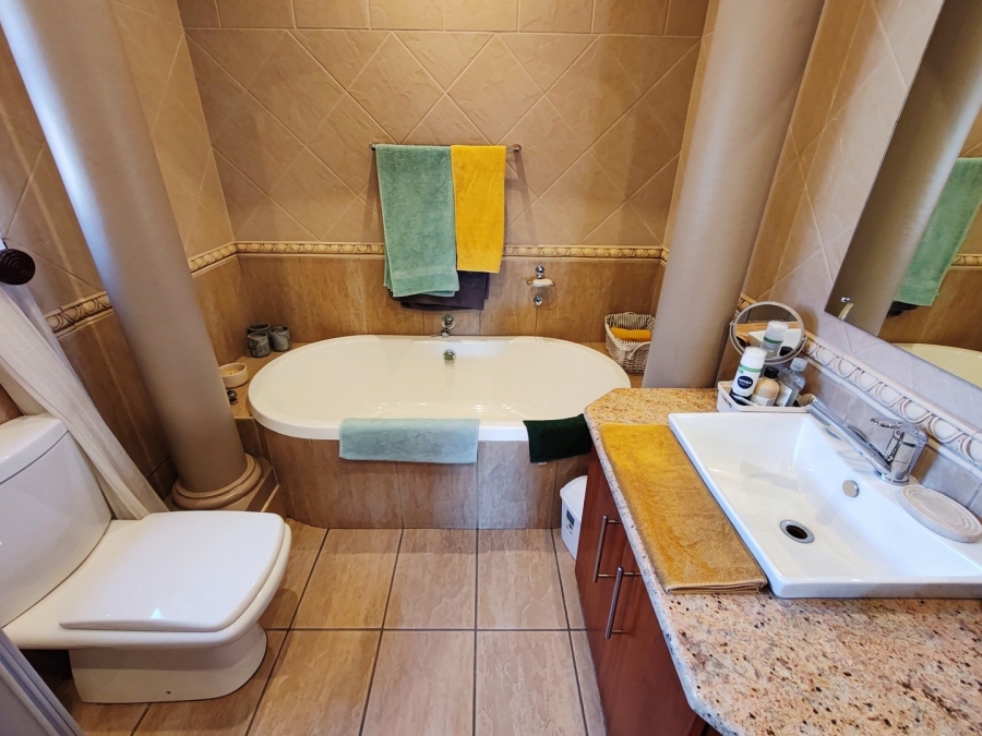 4 Bedroom Property for Sale in Van Der Hoff Park North West
